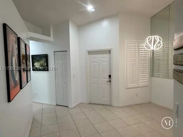 Продажа дома по адресу 299 Coral Trace Ln - фото 8934660