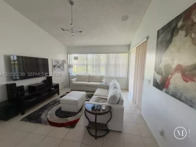 Продажа дома по адресу 299 Coral Trace Ln - фото 8934655