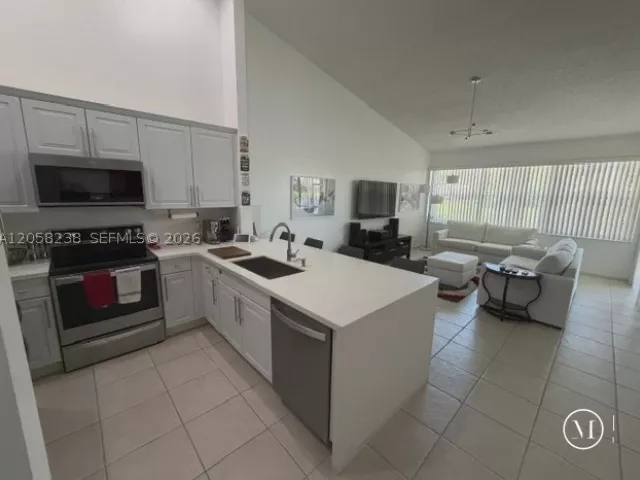 Продажа дома по адресу 299 Coral Trace Ln - фото 8934658
