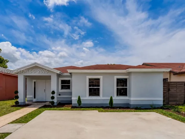 Продажа дома по адресу 19324 SW 120th Ave - фото 8939967