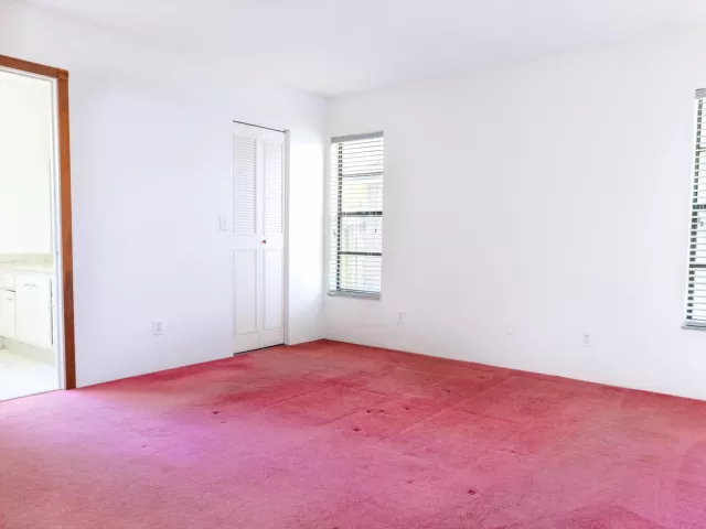 Продажа дома по адресу 2698 SW 14TH Court - фото 9180982
