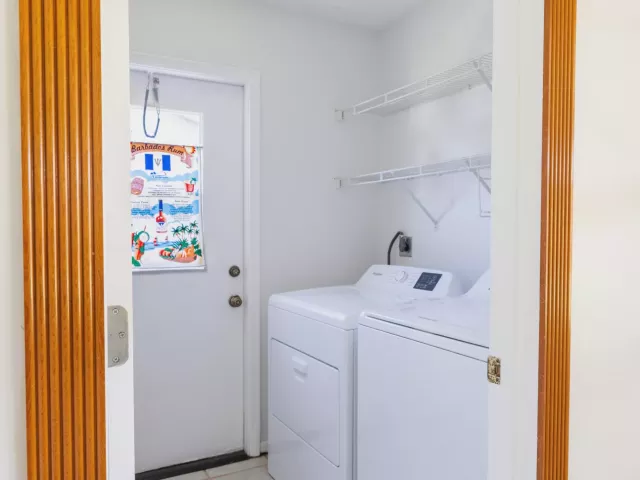 Продажа дома по адресу 2698 SW 14TH Court - фото 9180990