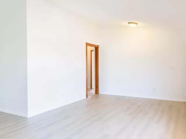 Продажа дома по адресу 2698 SW 14TH Court - фото 9180978