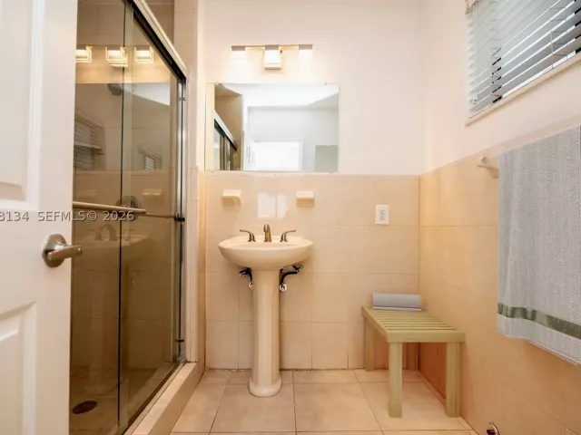 Продажа дома по адресу 2340 SW 16th St - фото 8959735