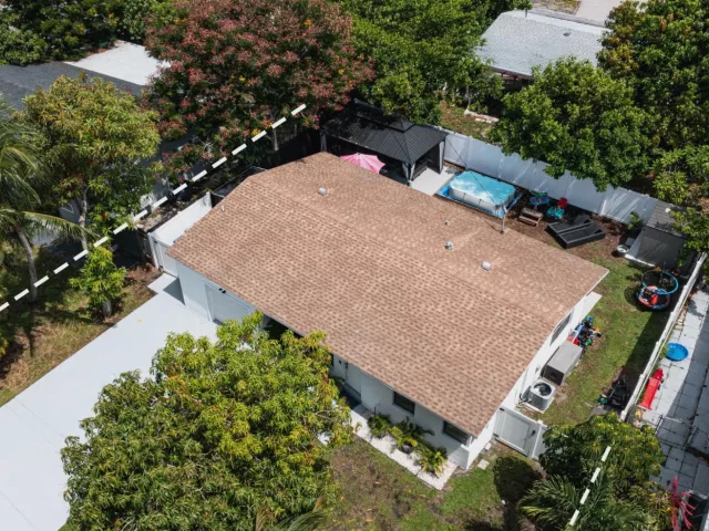 Продажа дома по адресу 1561 NE 30TH Court - фото 8934839