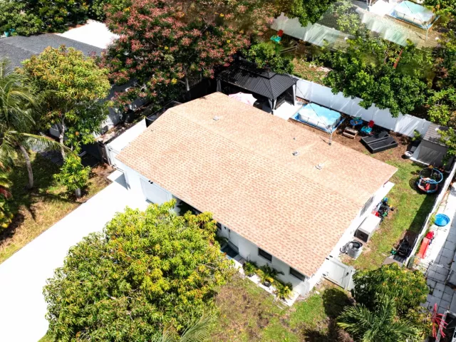 Продажа дома по адресу 1561 NE 30TH Court - фото 8934840