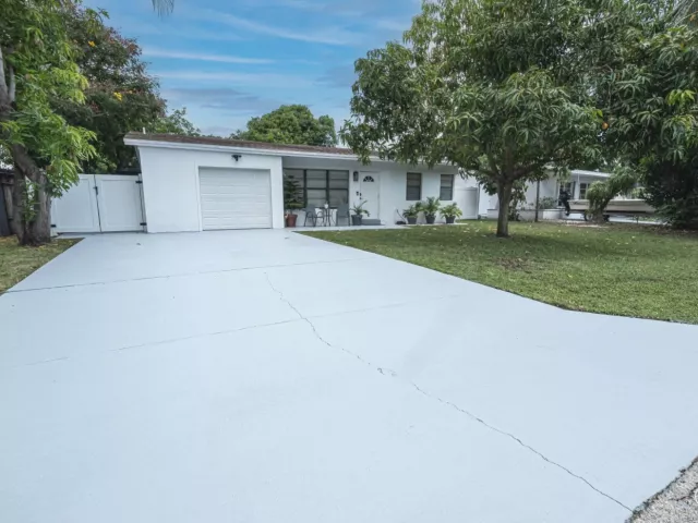 Продажа дома по адресу 1561 NE 30TH Court - фото 8934827