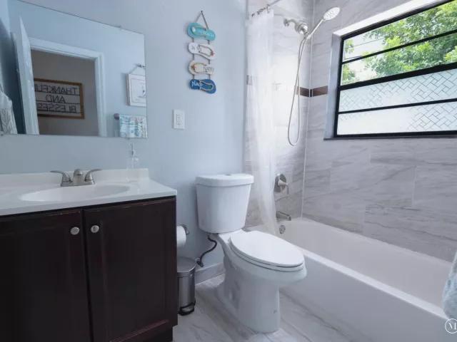 Продажа дома по адресу 1561 NE 30TH Court - фото 8934832