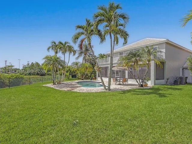 Продажа дома по адресу 694 SW 168th Way - фото 9279875