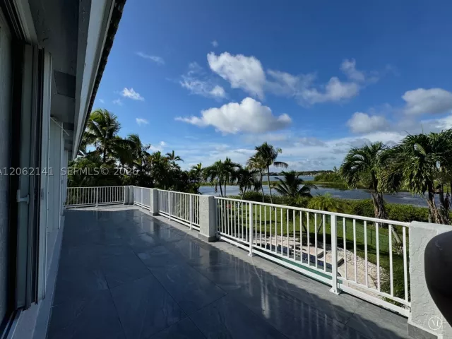 Продажа дома по адресу 694 SW 168th Way - фото 9279885