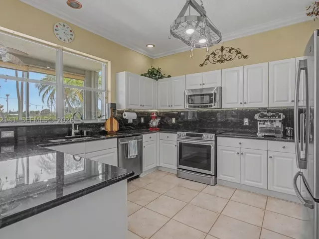 Продажа дома по адресу 694 SW 168th Way - фото 9279905