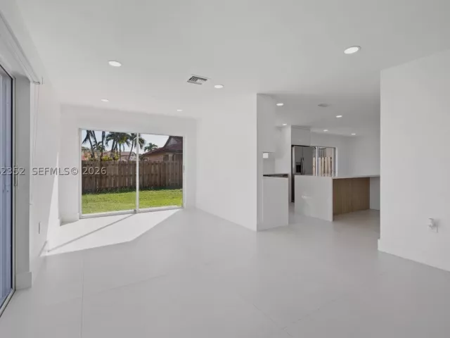 Продажа дома по адресу 10953 SW 151st Pl - фото 8938741