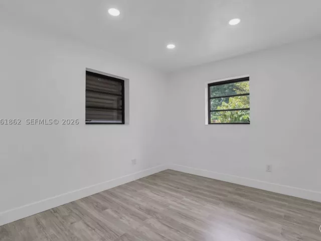 Продажа дома по адресу 1265 NE 201st Ter - фото 8938721