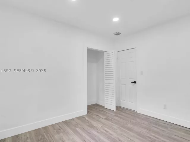 Продажа дома по адресу 1265 NE 201st Ter - фото 8938722