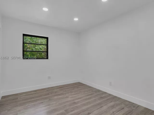 Продажа дома по адресу 1265 NE 201st Ter - фото 8938727
