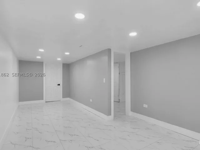 Продажа дома по адресу 1265 NE 201st Ter - фото 8938732