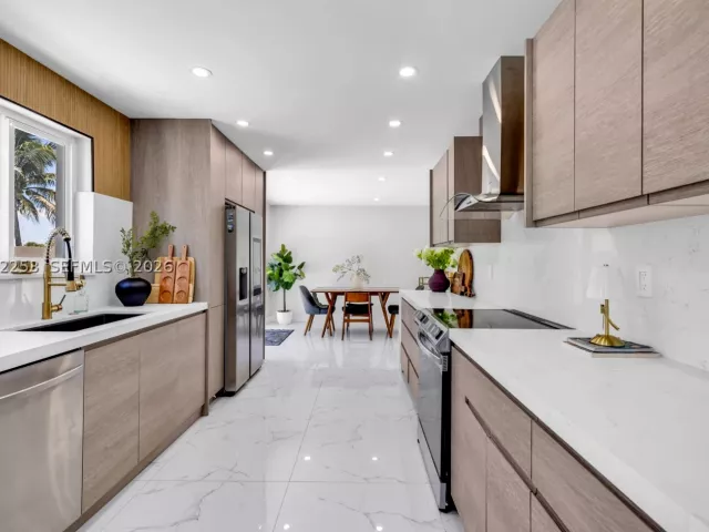 Продажа дома по адресу 9650 SW 9th Ct - фото 8947340