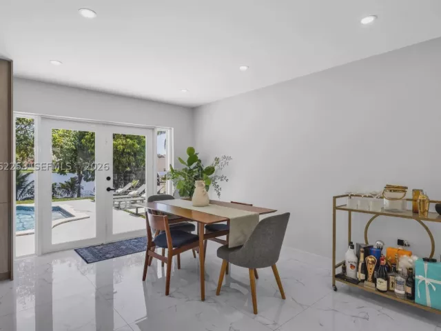 Продажа дома по адресу 9650 SW 9th Ct - фото 8947349