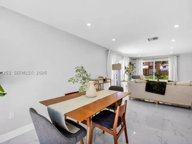 Продажа дома по адресу 9650 SW 9th Ct - фото 8947350