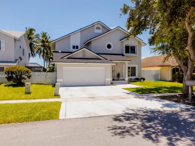 Продажа дома по адресу 9650 SW 9th Ct - фото 8947336