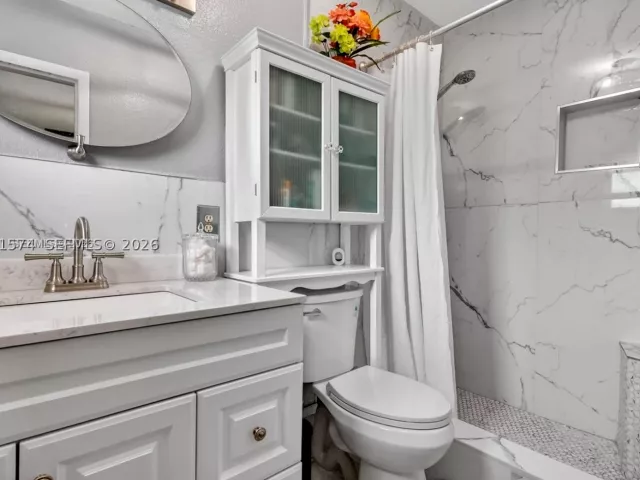 Продажа дома по адресу 6861 SW 1st Ct - фото 9087162