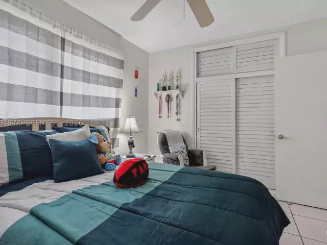 Продажа дома по адресу 6861 SW 1st Ct - фото 9087166