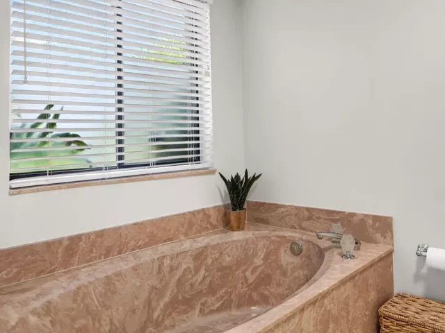 Продажа дома по адресу 23309 WATER Circle - фото 9266538