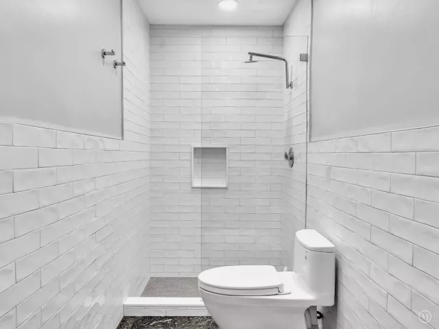 Продажа дома по адресу 898 Azalea Street - фото 9282831