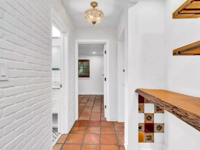 Продажа дома по адресу 898 Azalea Street - фото 9282837