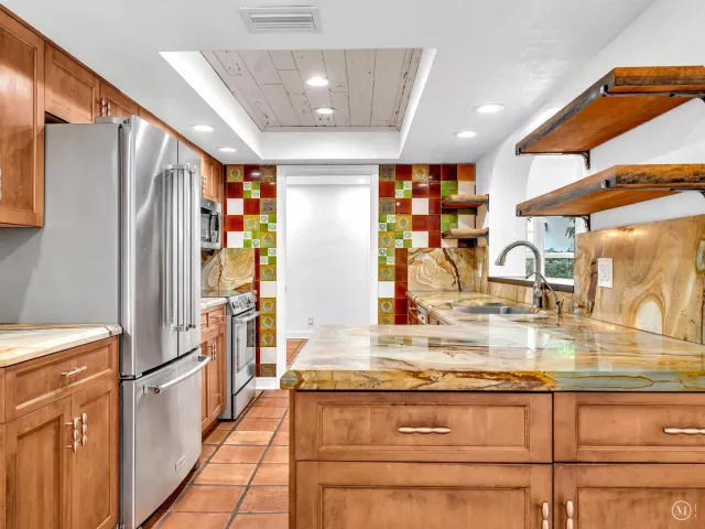Продажа дома по адресу 898 Azalea Street - фото 9282847