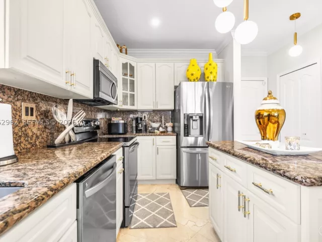 Продажа дома по адресу 2776 SW 143rd Pl - фото 9240914
