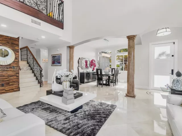 Продажа дома по адресу 2776 SW 143rd Pl - фото 9240888