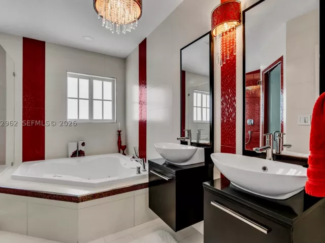 Продажа дома по адресу 2776 SW 143rd Pl - фото 9240940