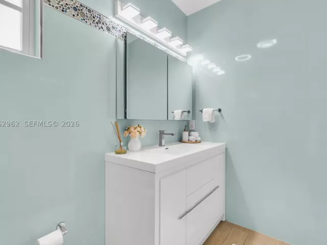 Продажа дома по адресу 2776 SW 143rd Pl - фото 9240950