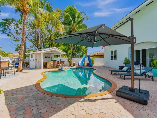 Продажа дома по адресу 2776 SW 143rd Pl - фото 9240969