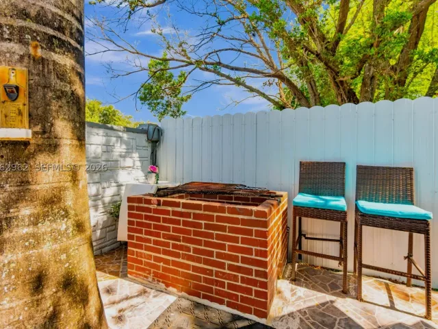 Продажа дома по адресу 2776 SW 143rd Pl - фото 9240971