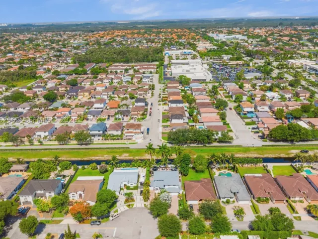 Продажа дома по адресу 2776 SW 143rd Pl - фото 9241046