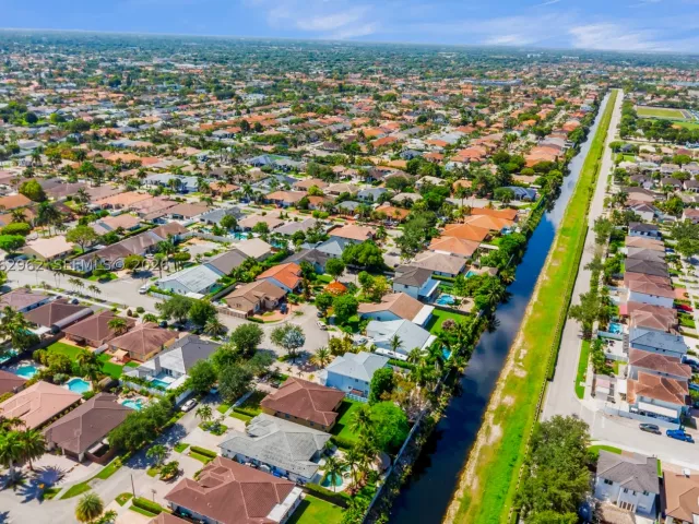 Продажа дома по адресу 2776 SW 143rd Pl - фото 9241052