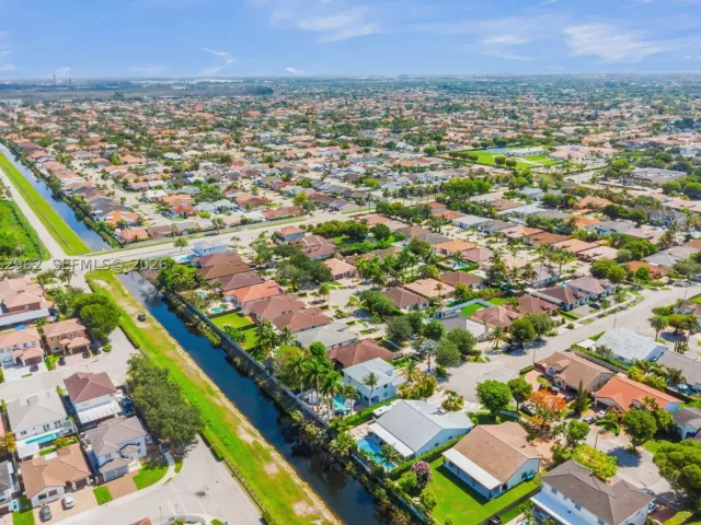 Продажа дома по адресу 2776 SW 143rd Pl - фото 9241058