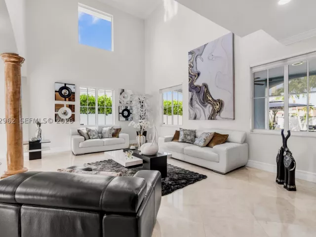 Продажа дома по адресу 2776 SW 143rd Pl - фото 9240898