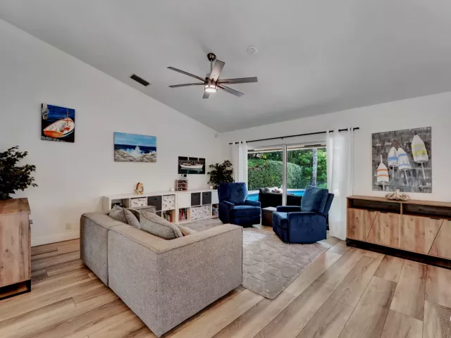 Продажа дома по адресу 1920 Parkside Circle S - фото 8946273