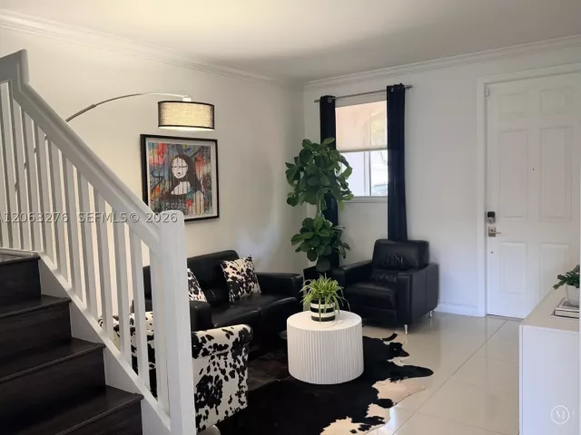 Продажа дома по адресу 1017 NE 208th St - фото 8947607