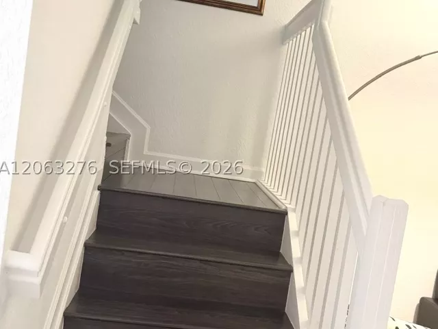 Продажа дома по адресу 1017 NE 208th St - фото 8947608