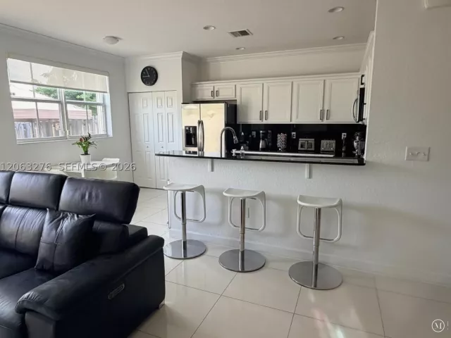 Продажа дома по адресу 1017 NE 208th St - фото 8947611