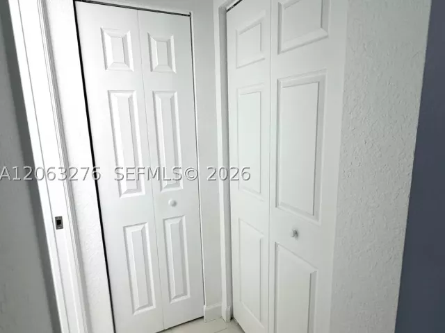 Продажа дома по адресу 1017 NE 208th St - фото 8947615