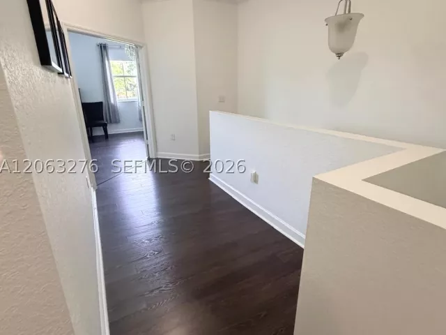 Продажа дома по адресу 1017 NE 208th St - фото 8947616