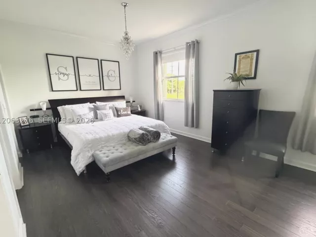 Продажа дома по адресу 1017 NE 208th St - фото 8947617