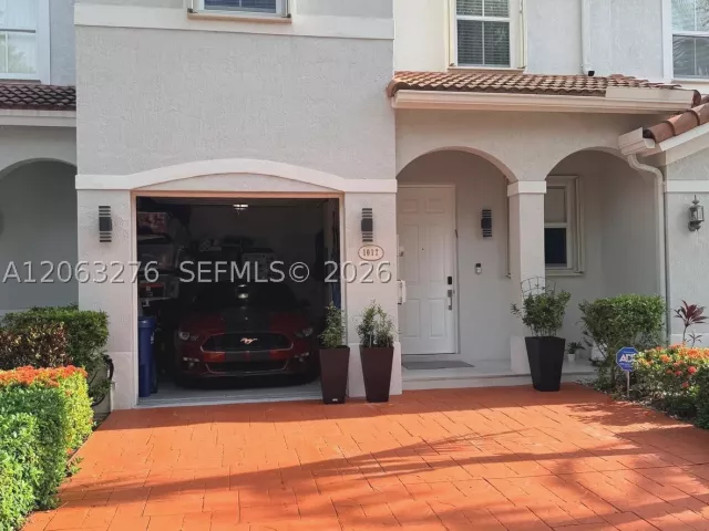 Продажа дома по адресу 1017 NE 208th St - фото 8947602