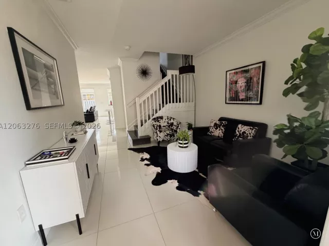 Продажа дома по адресу 1017 NE 208th St - фото 8947604