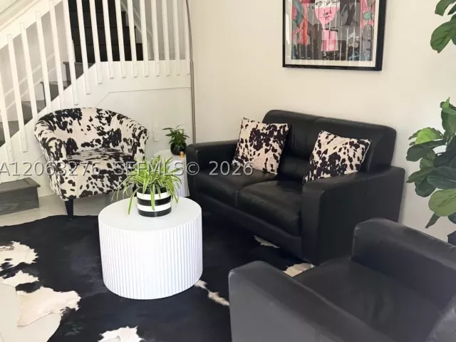 Продажа дома по адресу 1017 NE 208th St - фото 8947605
